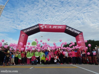 1. Ipoh Pinky Fun Walk about to begin