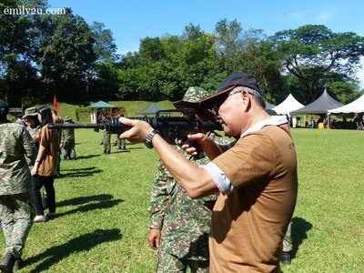 9. Ipoh Echo's SH Ong tries to shoot M4A1 5.56mm