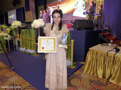 11. yours truly right after receiving the award, dressed in a Lester Yim Couture 2018 Collection