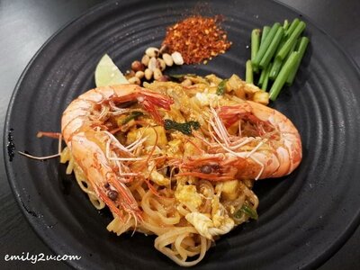 10. Pat Thai (traditional fried Thai noodles)
