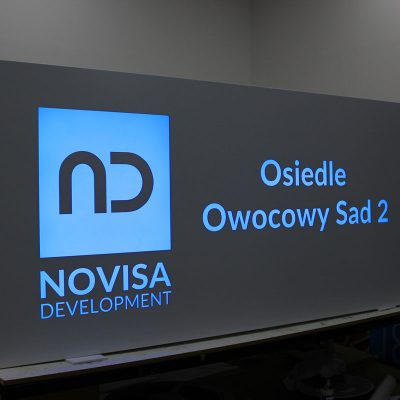 Kaseton podświetlany frezowany z dibondu białego