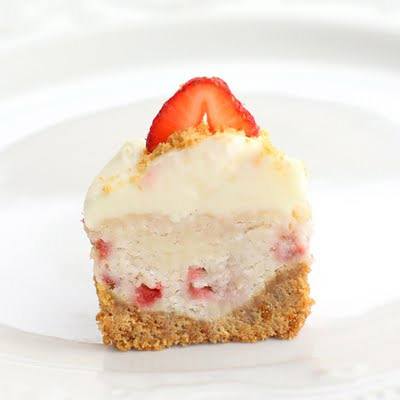 Girlwhoate_cheesecakecupcak Strawbery Cheesecake Cupcakes