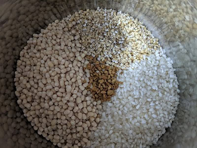 Ingredients for Steel Cut Oats Dosa - Steel cut oats, urad dal, rice and methi seeds