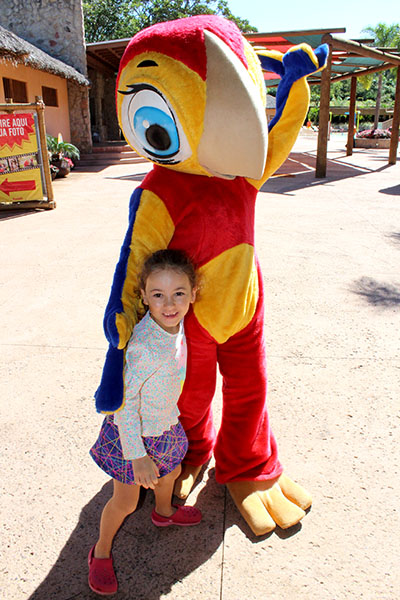 @aslaranjinhas se divertindo no Hot Park