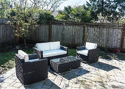 Small Yard with Conversation Set by Outsunny