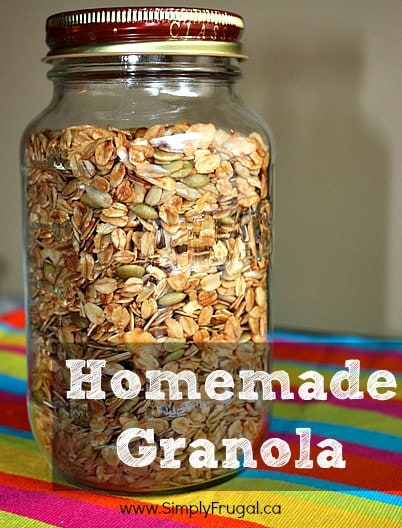 Sprinkling some homemade granola over yogurt and eating it, can be a delicious way to start your day! Here's the recipe for homemade granola! Sprinkling some homemade granola over yogurt and eating it, can be a delicious way to start your day! Here's the recipe for homemade granola!