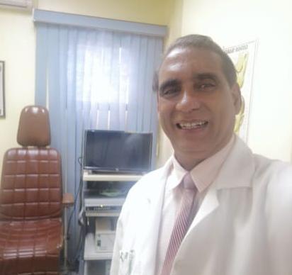 El otorrinolaringólogo Dr. José Valentín Fernández