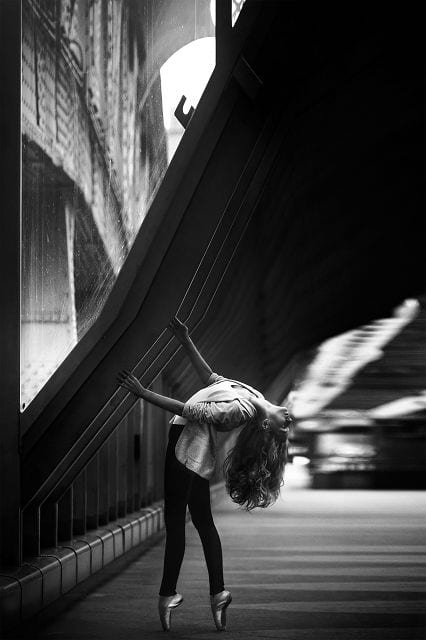 Ballett - Gleitwirbel So schön der Balletttanz ist, jedoch ist bei solchen Sportarten, die eine starke Hohlkreuzbildung erfordern ein Gleitwirbel nicht allzu selten.