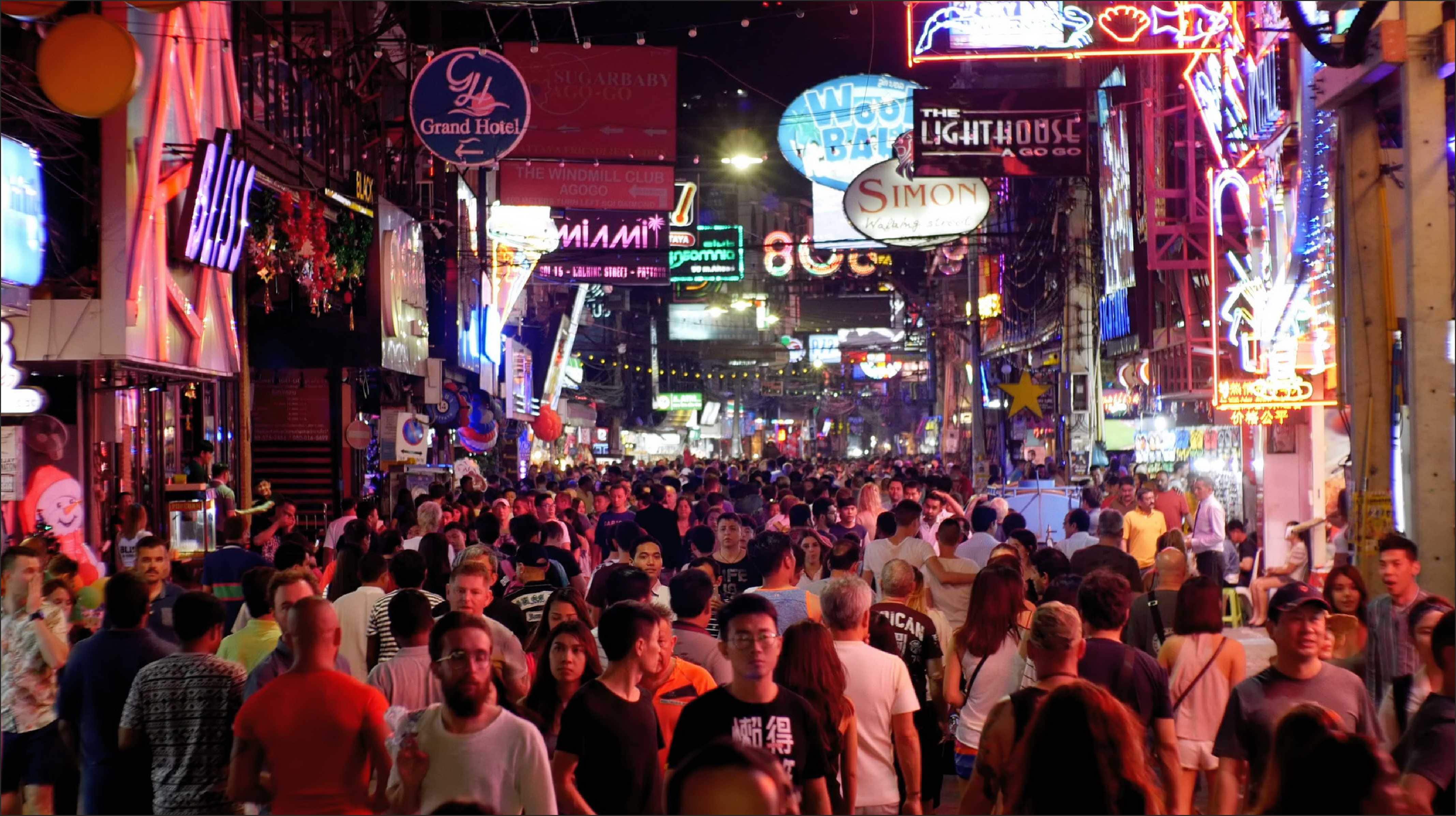 Pattaya Nightlife: The Whole Nine Yards - Mast Yatri