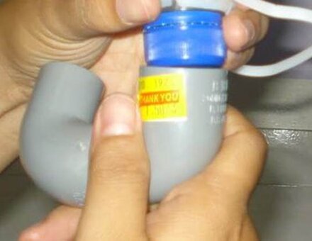 Memasang elbow kecil pada pipa (elbow) besar