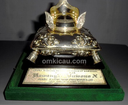 Trofi Mahkota Raja