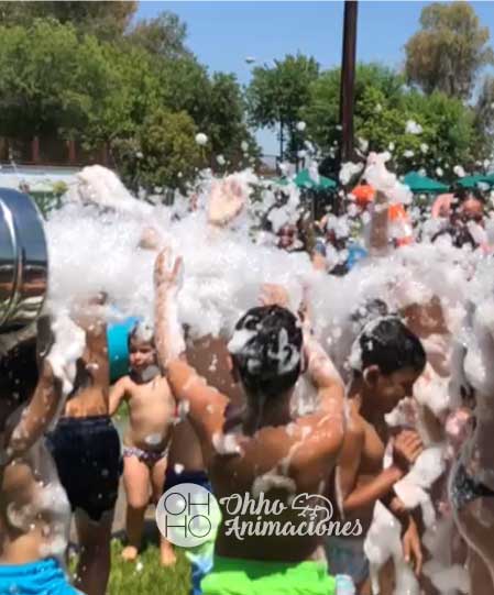 Fiesta de espuma en Sevilla Fiesta de espuma en Sevilla