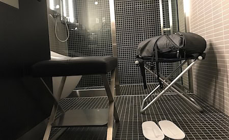 ラウンジのシャワー室画像