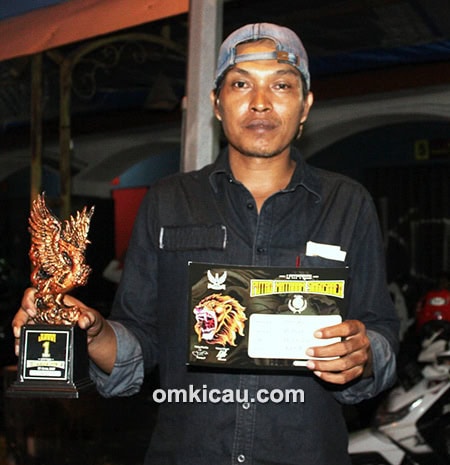 Om Yusuf dan cucak hijau Mokazu