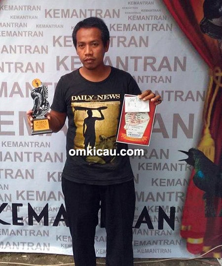 Om Dede dan LB Jutek