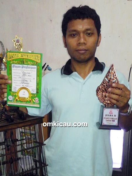 Pleci Coklat milik Om Dedy Dumpit