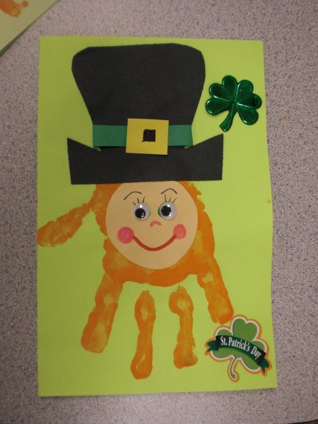 St. Patrick's Day Crafts: Leprechaun hand