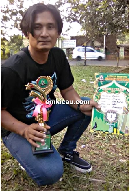 Om Ariyono dan lovebird Centini