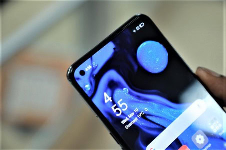 OPPO Reno5 F front cam