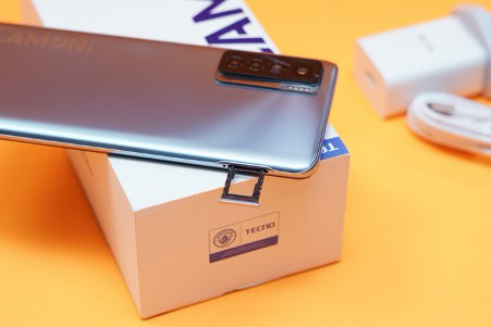 camon 17 slim slot