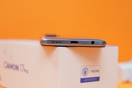 camon 17 port