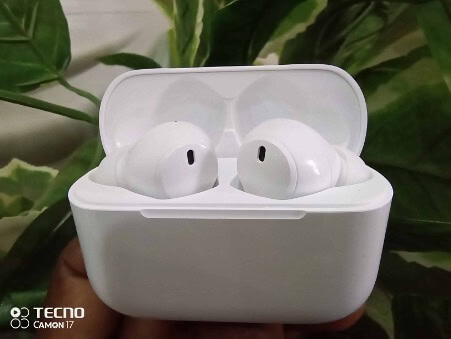 Buds 1 earphone
