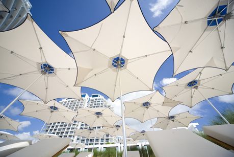 PATIO SET WITH MORE THAN ONE UMBRELLA