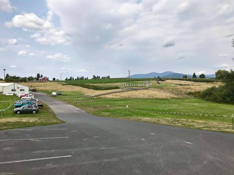 image of parking at harvest house green bluff