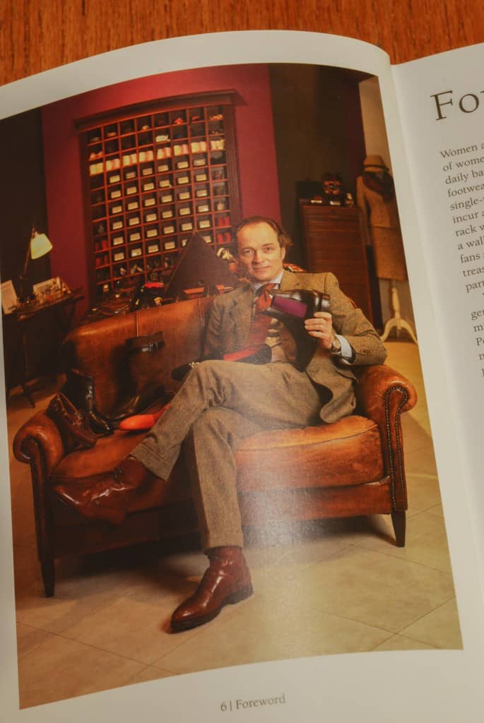 Författaren själv, Bernhard Roetzel, som gett ut flera titlar på förlaget H.F. Ullman. Samma förlag som också gett ut Lazslo Vass bok Herrskor/Handmade Shoes for Men.