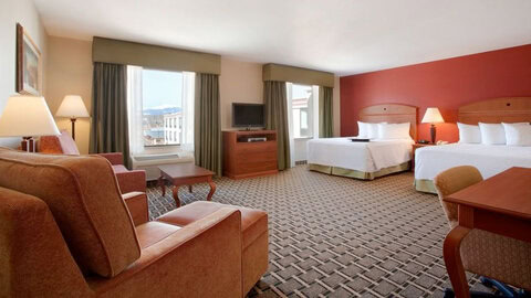 Hampton Inn & Suites