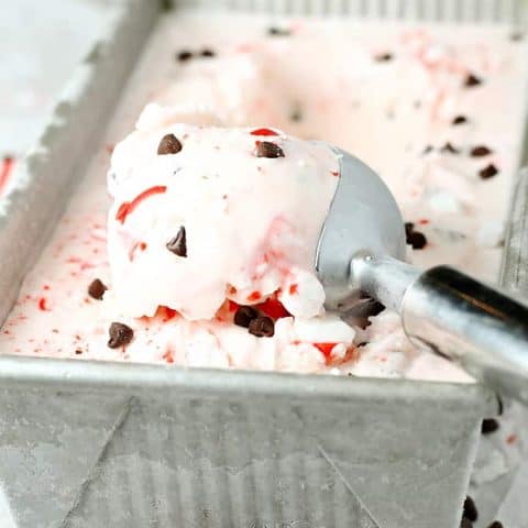 Homemade Peppermint Chocolate Chip Ice Cream