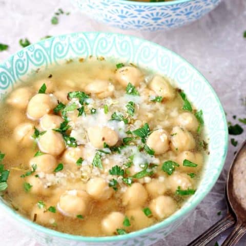 Easy Quinoa Chickpea Soup with Lemon