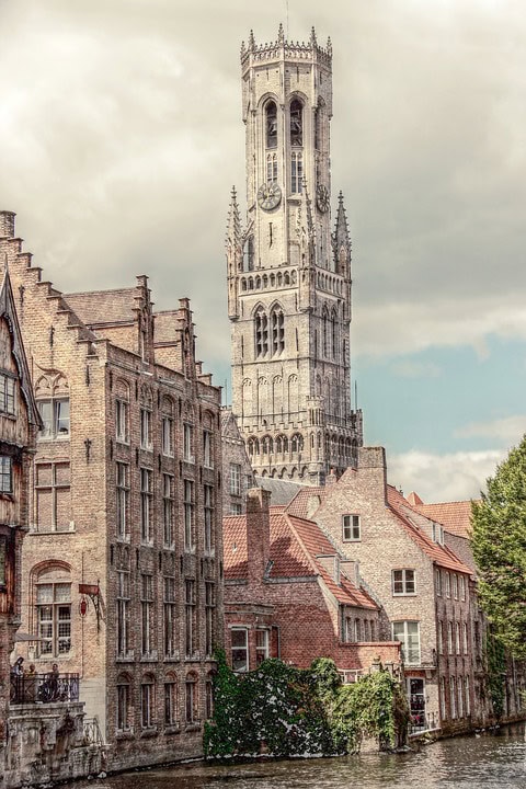 Vanuit een luchttaxi uitzicht op het Belfort in Brugge.