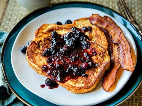 Easy French Toast with Warm Berry Syrup