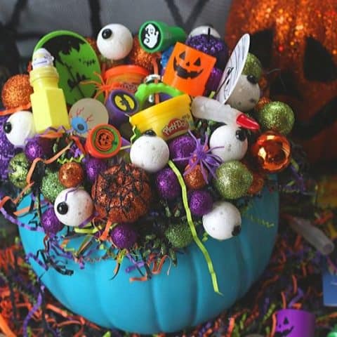 DIY Teal Pumpkin Treat Holder