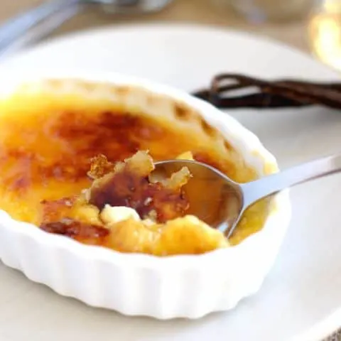 a dish of creme brulee