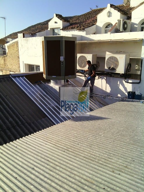 Operario mantenimiento de legionella