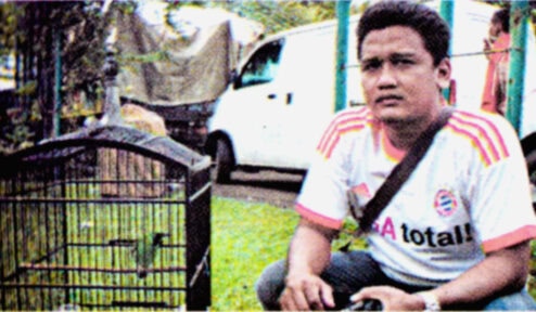 Said Agiel Tegal bersama cucak hijau Cumi-cumi. (Foto: Tabloid Agrobur)