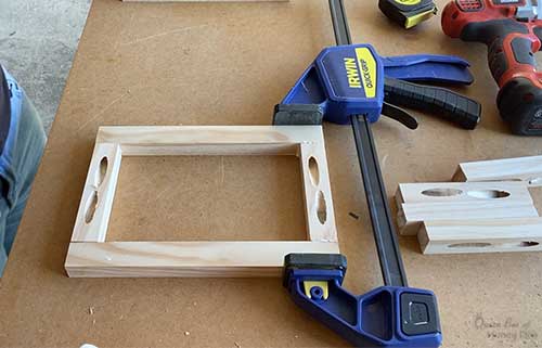 building lantern frame