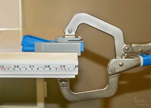 Kreg R3 jig clamped to wood