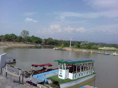 Places to visit in India- Sukhna Lake