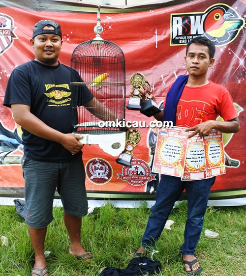 Om Ariex Vespa SF dan lovebird Selebrity