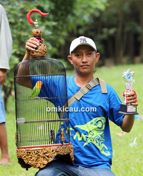Eko Jangkrik dan lovebird Sri Ratu