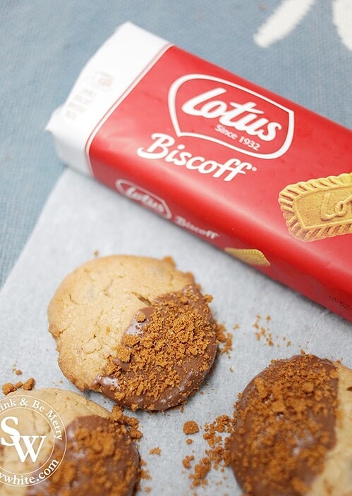 Biscoff biscuits ready to eat.