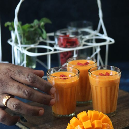 Mango Milkshake with Goji Berry