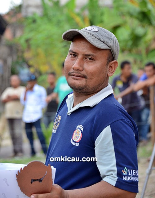 Om Helos Canary