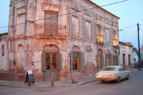 Boliche de Bessonart Bessonart is a classic place bar restaurant in the town of San Antonio de Areco