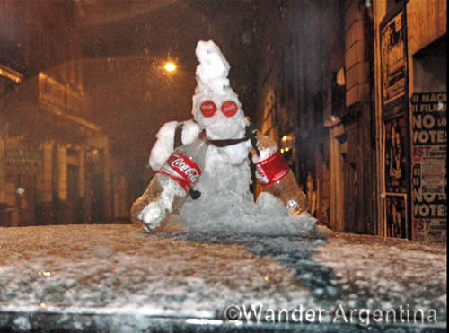 A small snowman in Buenos Aires from 2007