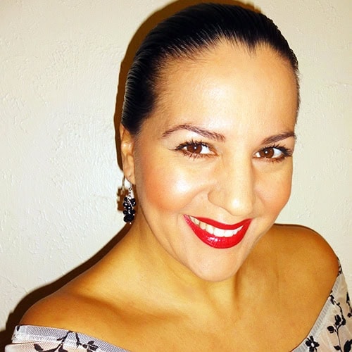 Jennifer M. Stevens (Oneida/Lakota) was awarded a 2014 NACF Regional Artist Fellowship in Traditional Arts.