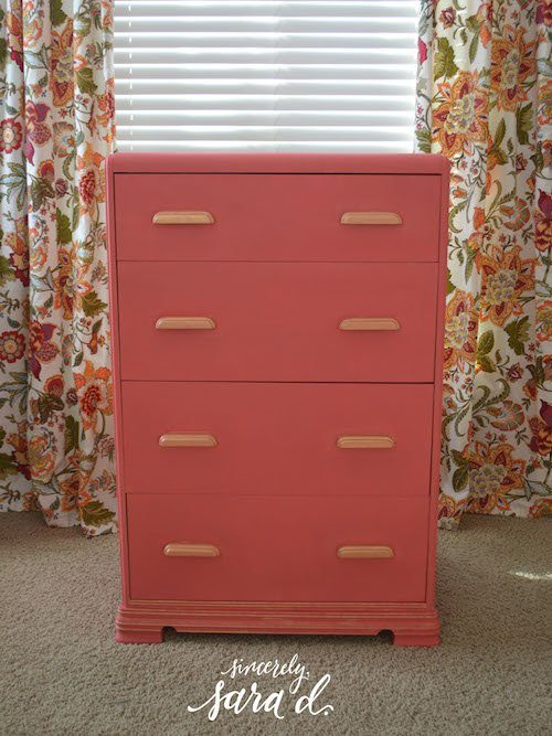 Mixing The Perfect Coral With Chalk Paint